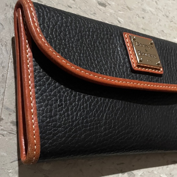 Dooney & Bourke Pebble Grain Leather Continental Clutch Wallet Black BrownColor - Picture 3 of 13